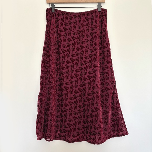 GAP Burnout Velvet Midi Skirt in red floral print M Petite - Picture 1 of 6